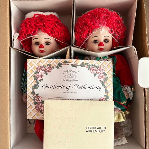 Marie Osmond Fine Porcelain “Twins” Collector Dolls - Hand Numbered,Ltd Edition - Picture 3 of 5
